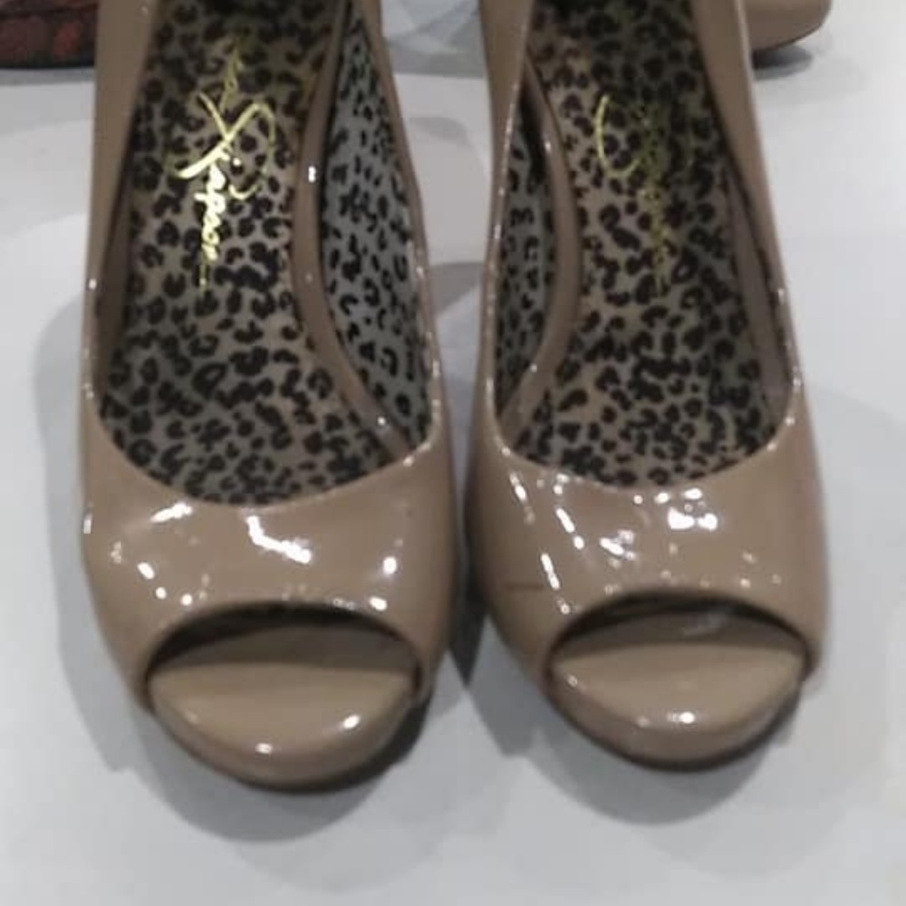 Heels - Picture 2 of 3